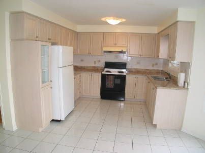 1521 Roseway Dr, Mississauga, L5M5M5 | Image 3