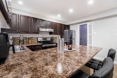 Townhouse sold at 32-30 Heslop Road, Milton, Ontario, L9T1B3 - Bronte Meadows - MLS: W5761783