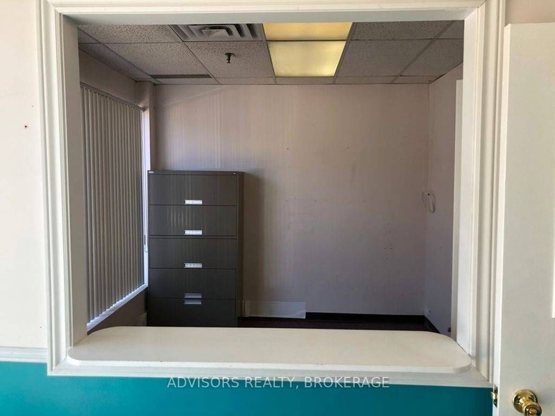 131 - 1140 Burnhamthorpe Rd W, Mississauga, L5C 4E6 | Image 3