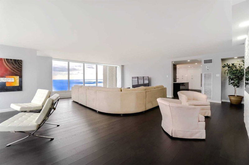 3305 - 2045 Lake Shore Blvd W, Toronto, M8V2Z6 | Image 2