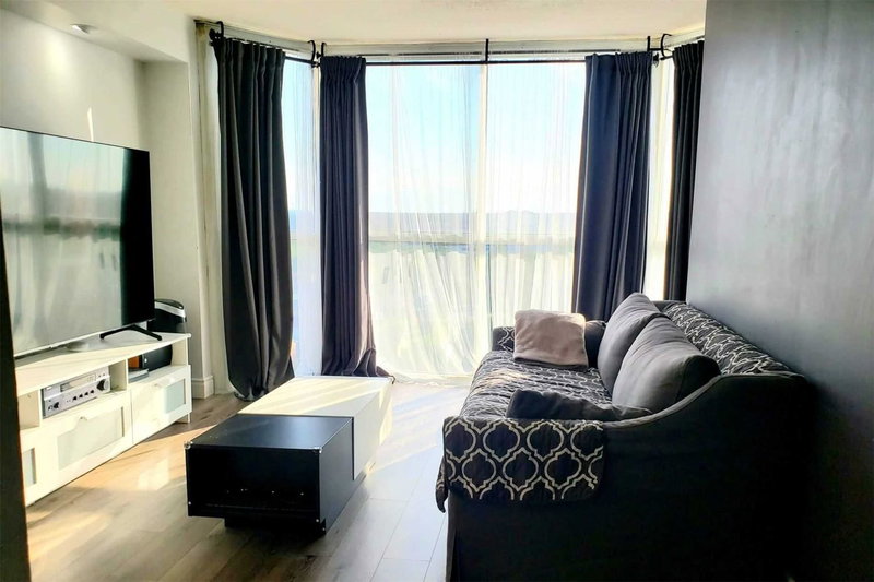 909 - 880 Dundas St W, Mississauga, L5C4H3 | Image 2