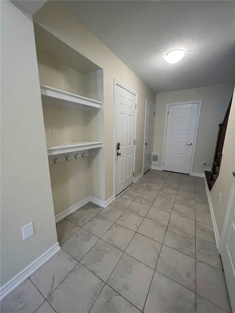 107 Lemieux Crt, Milton, L9E 1E9 | Image 2