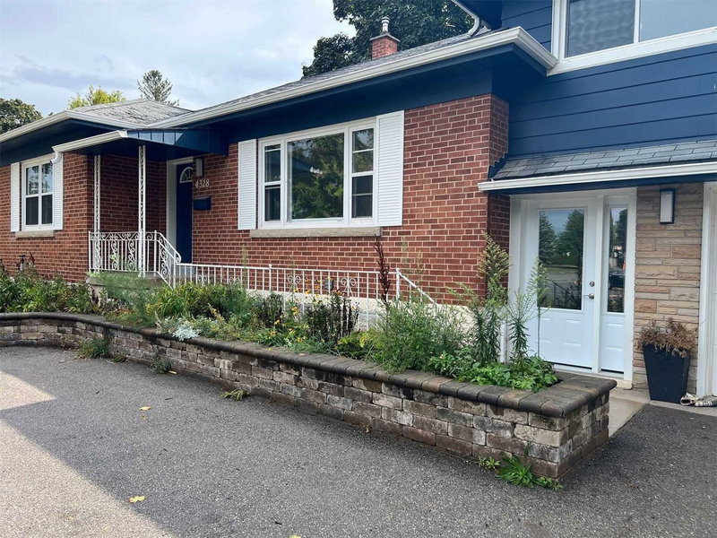 Main - 4328 New St, Burlington, L7L1T5 | Image 2