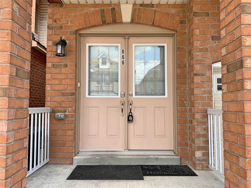 866 Francine Cres, Mississauga, L5V0E2 | Image 2