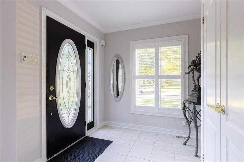 885 Long Dr, Burlington, L7T3J8 | Image 3