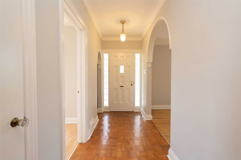 Upper - 66 Minnewawa Rd, Mississauga, L5G1C7 | Image 3