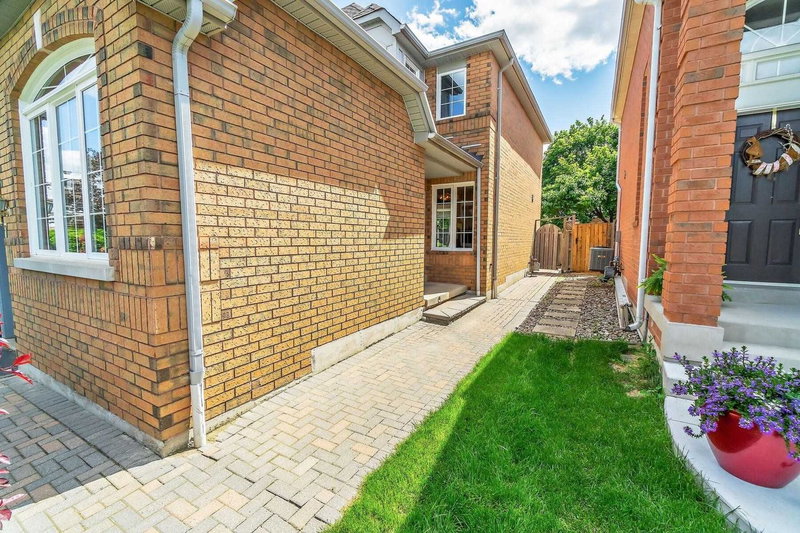 7 Curry Cres, Halton Hills, L7G5L4 | Image 3