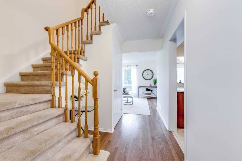 30 Wickstead Crt, Brampton, L6R1N8 | Image 3