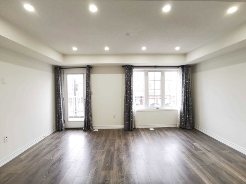 569 Laking Terr, Milton, L9T9J3 | Image 3