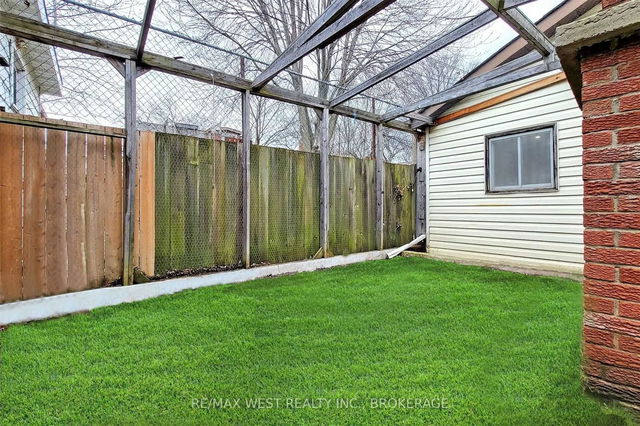 22 Abbs Street
