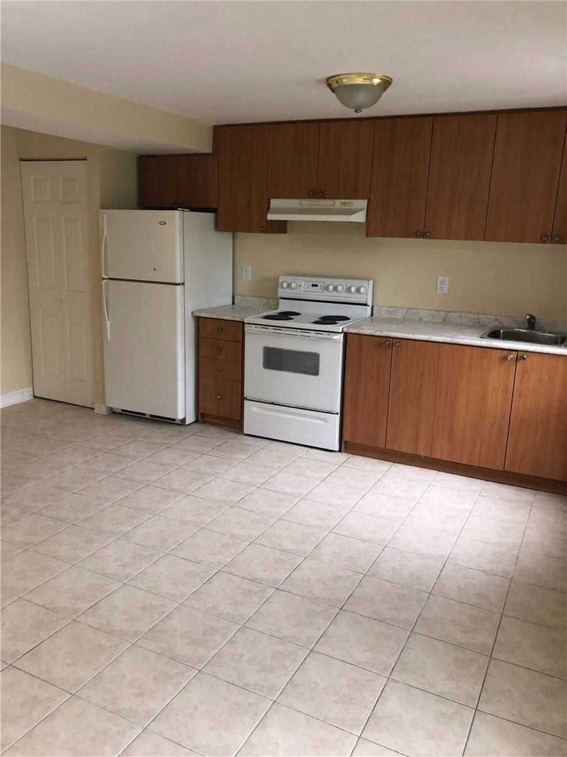 68 Pennyroyal Cres, Brampton, L6S 6J6 | Image 3