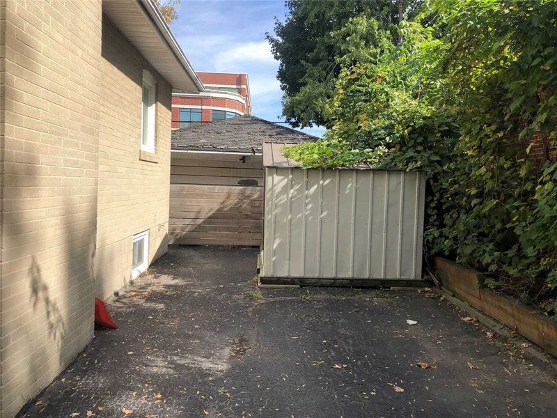 9 Samba Dr, Toronto, M9M2M9 | Image 2