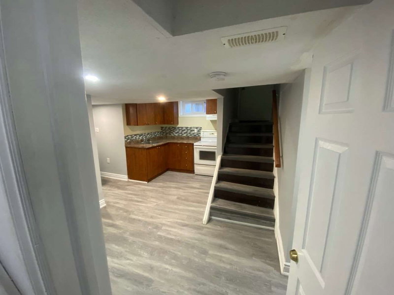 Bsmt - 8 York St, Mississauga, L4T3M7 | Image 3