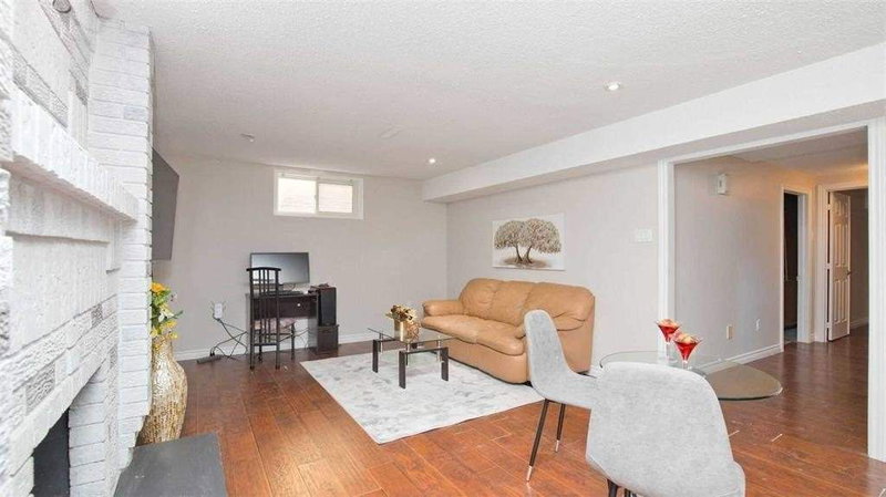 38 Panorama Cres, Brampton, L6S3T9 | Image 3