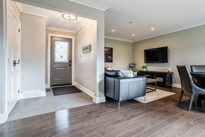 1491 Venta Ave, Mississauga, L4X1C9 | Image 3