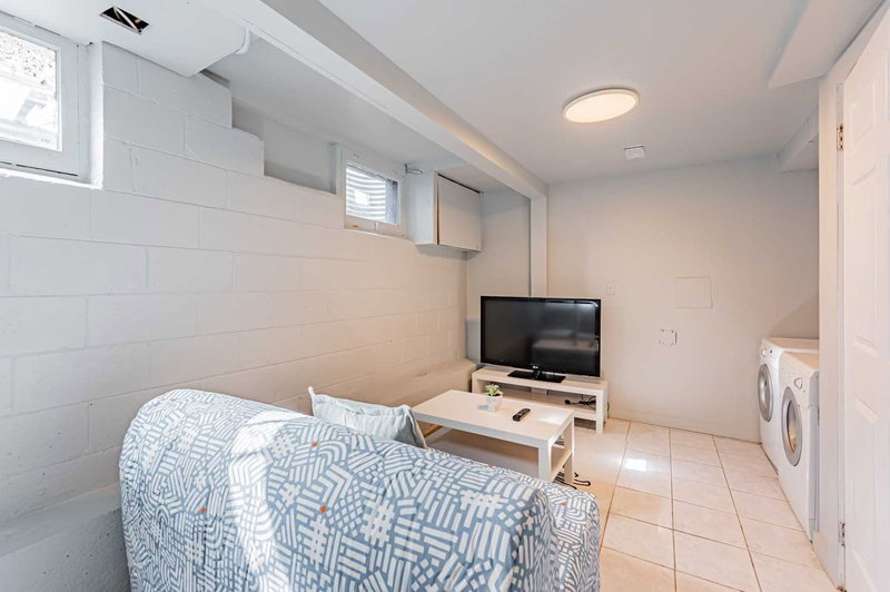 Lower - 47 Greendale Ave, Toronto, M6N4P4 | Image 3