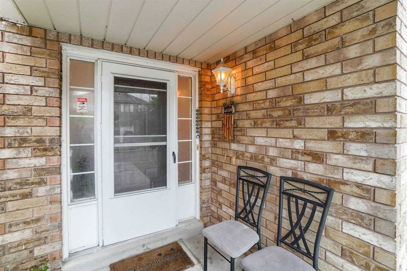 6 Corvette Crt, Brampton, L7A2H7 | Image 3