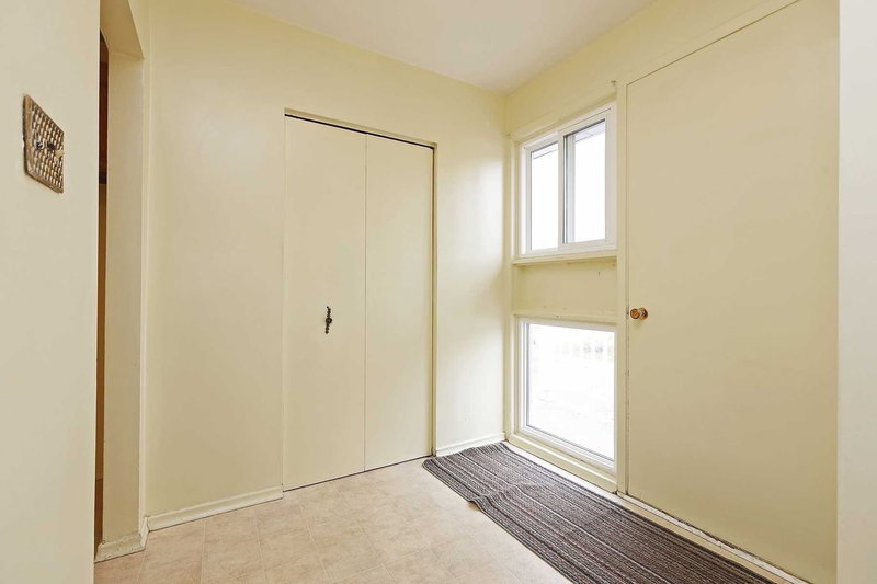 130 Duncanwoods Dr, Toronto, M9L2E1 | Image 2