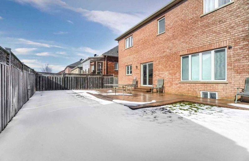 66 Citadel Cres, Brampton, L6P1X8 | Image 2