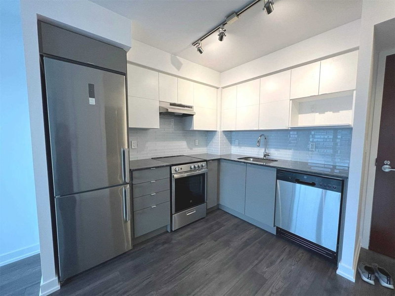 1019 - 120 Varna Dr, Toronto, M6A1N3 | Image 2