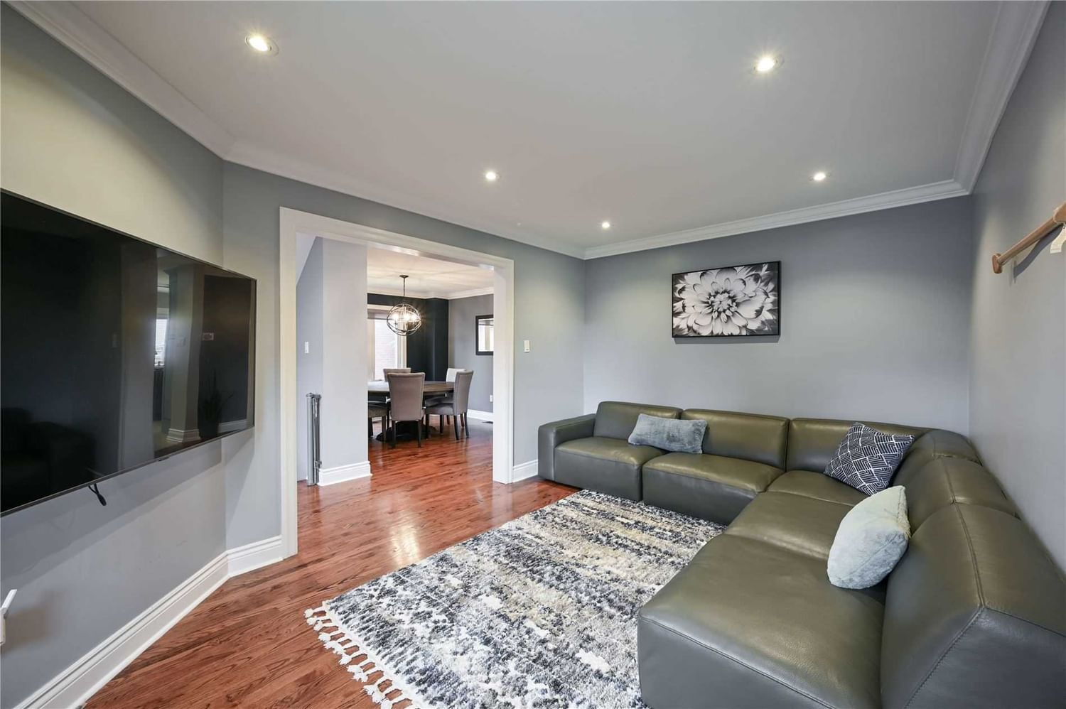 Listing Image 6