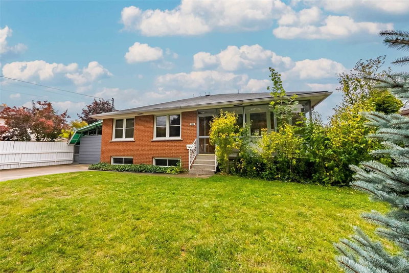 860 Francis Rd, Burlington, L7T3Y2 | Image 2