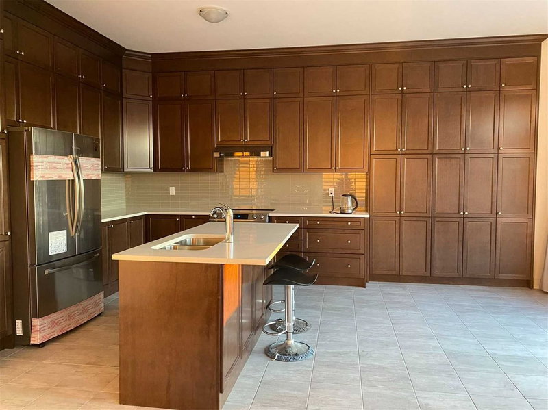 18 Midmorning Rd, Brampton, L6X 5P7 | Image 2