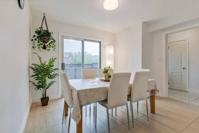 63 Pressed Brick Dr, Brampton, L6V4K3 | Image 3