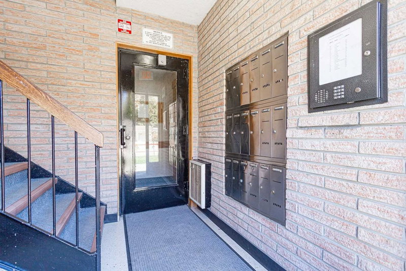 148 - 1066 Falgarwood Dr, Oakville, L6H2P3 | Image 2