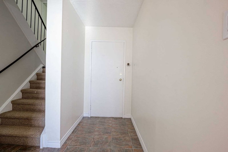 148 - 1066 Falgarwood Dr, Oakville, L6H2P3 | Image 3