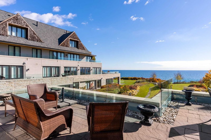 26 - 10 Maple Grove Dr, Oakville, L6J 4T8 | Image 2