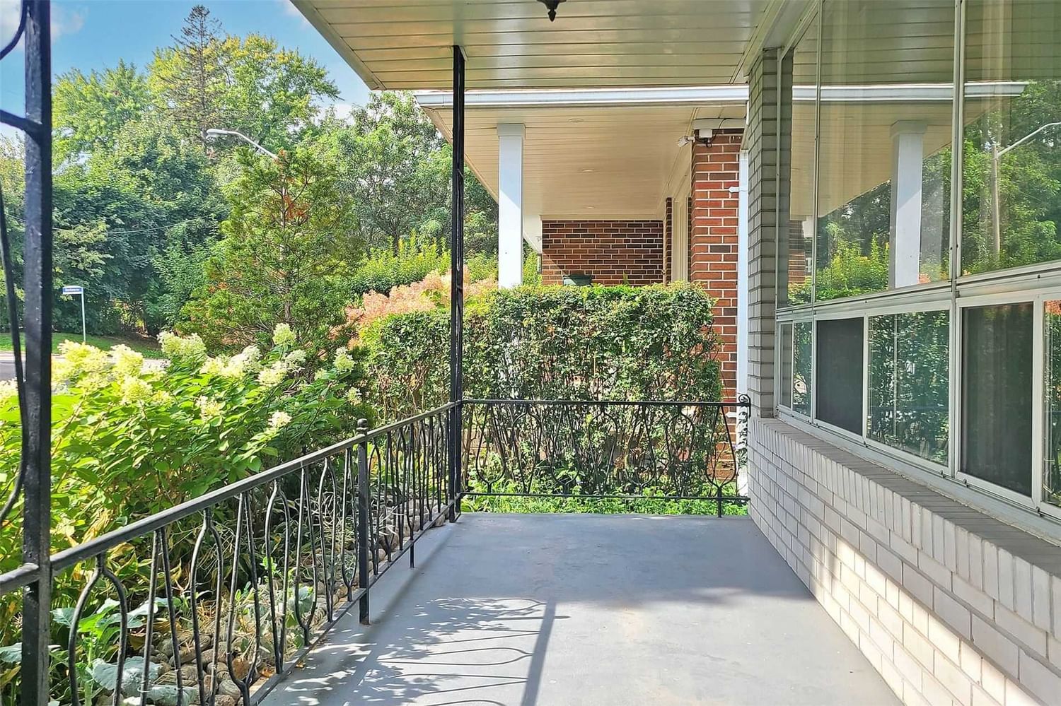 Listing Image 7