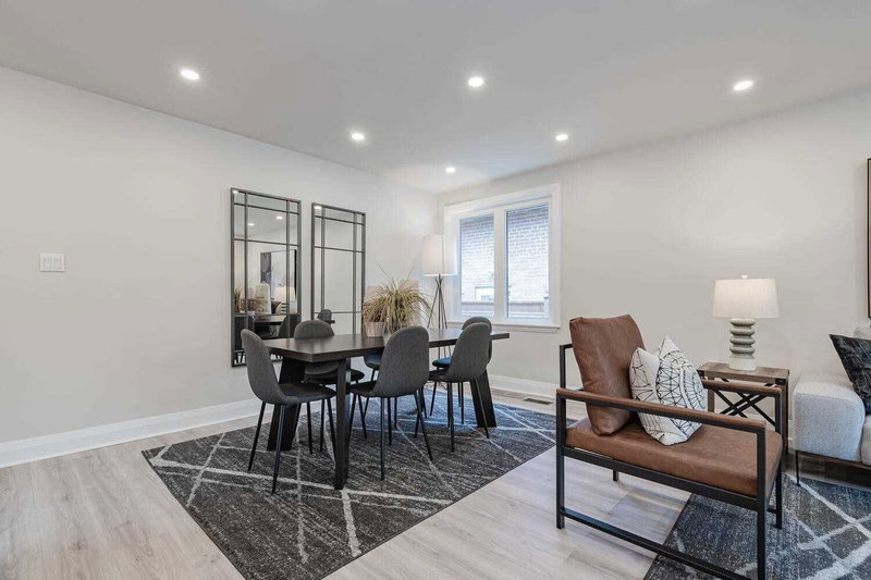 364 Rathburn Rd, Toronto, M9B2M1 | Image 3