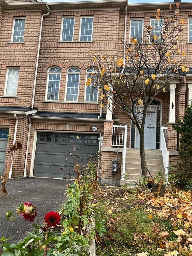 6604 Opera Glass Cres, Mississauga, L5W 1R8 | Image 2