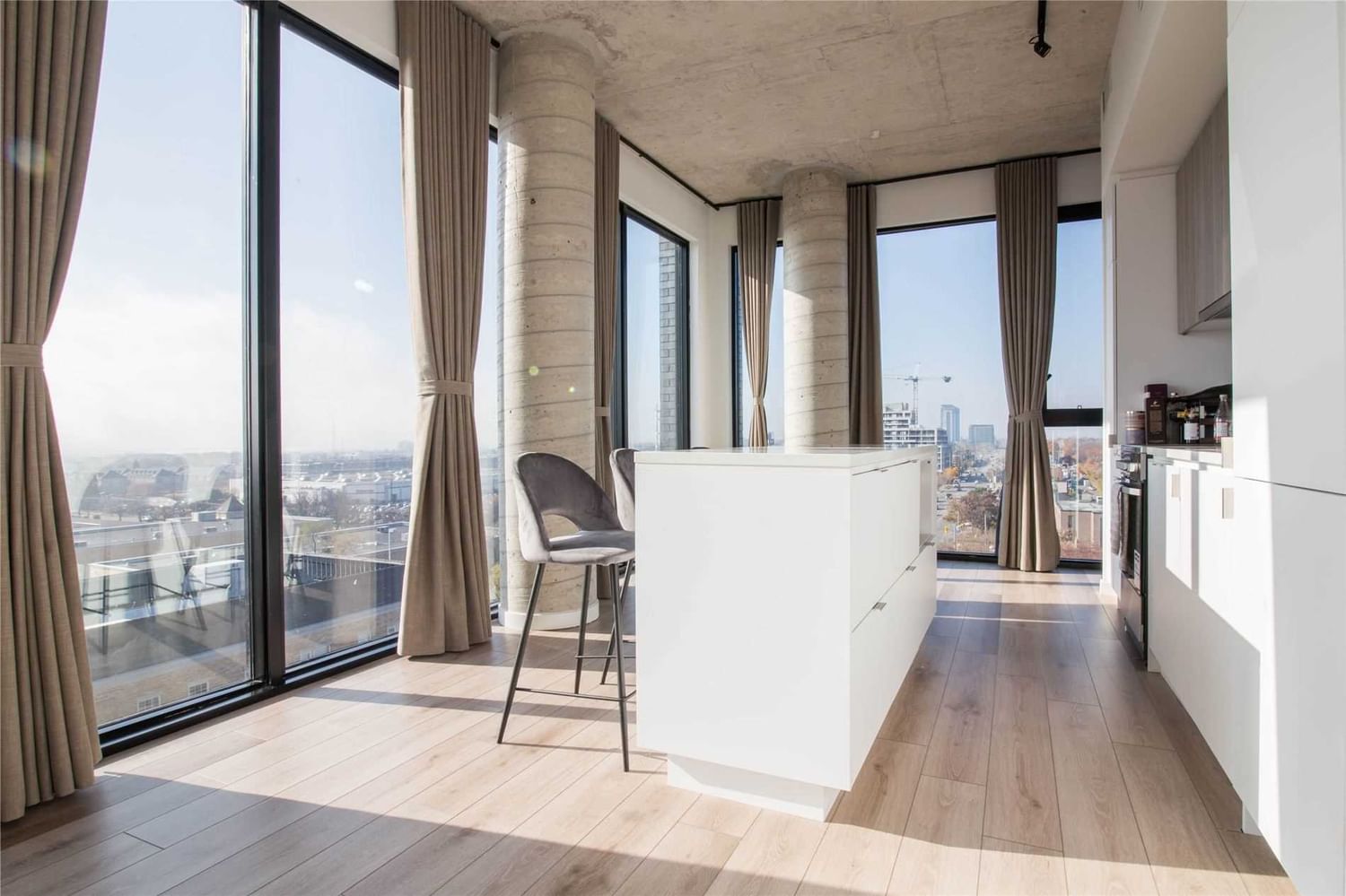 Condo sold at Ph15-7 Smith Crescent, Toronto, Stonegate-Queensway, M8Z 0G3 - MLS: W5817059