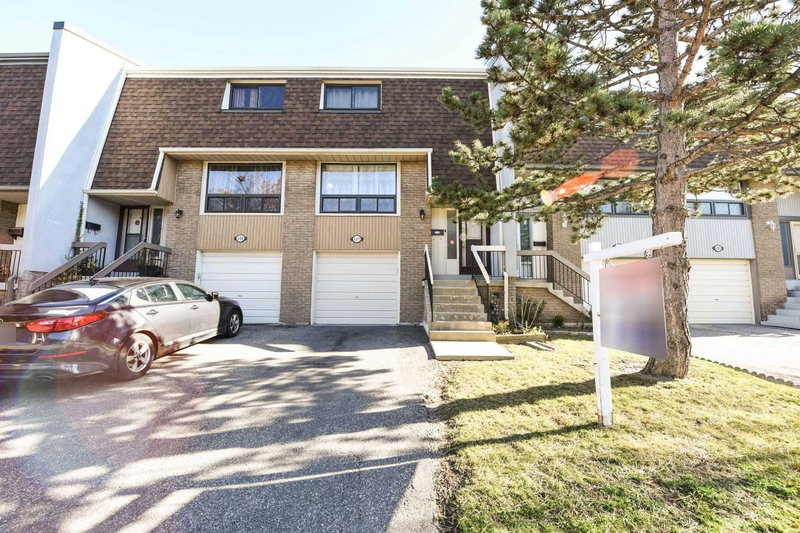 137 Ashton Cres, Brampton, L6S3J9 | Image 2