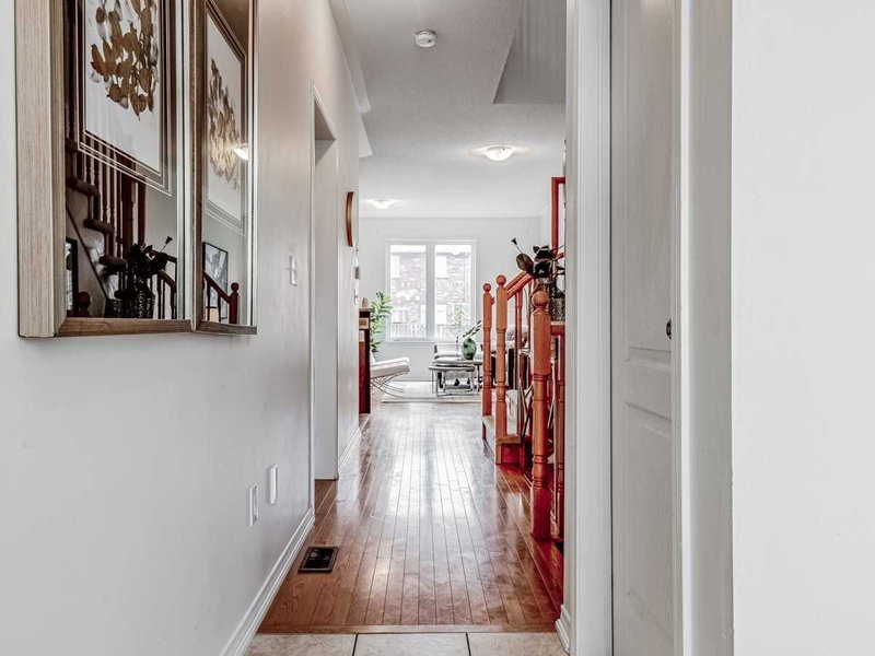 40 - 651 Farmstead Dr, Milton, L9T7W2 | Image 3