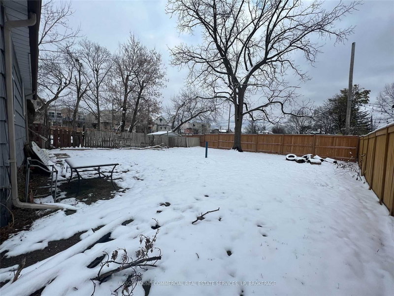 23 Pearl St, Mississauga, L5M 1X1 | Image 3