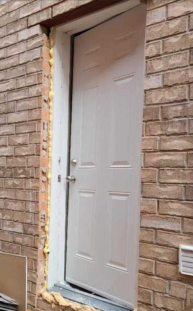 Bsmt - 18 Saint Eugene St, Brampton, L6Y0K9 | Image 2