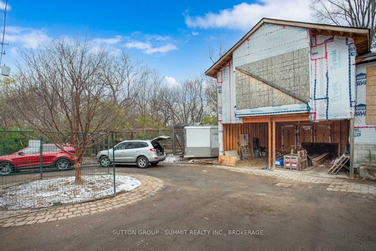 Listing Image 16