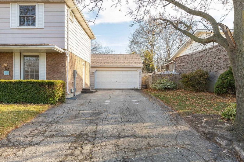 2212 Urwin Cres, Oakville, L6L2T2 | Image 3