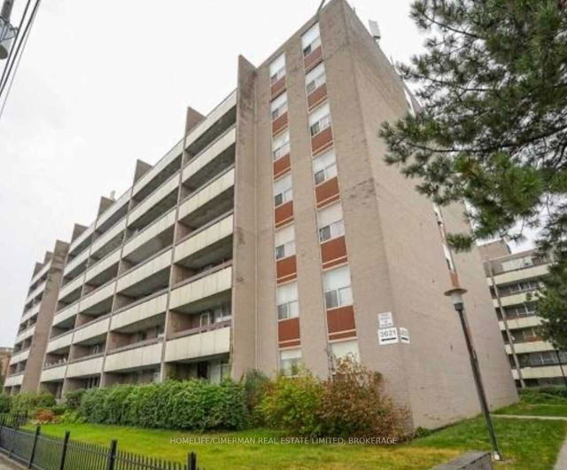 212 - 3621 Lakeshore Boulevard