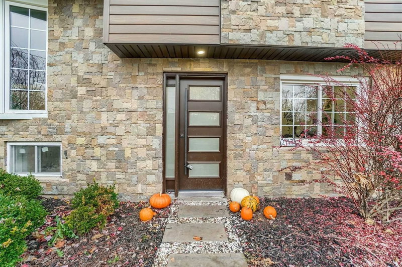 2117 Bridge Rd, Oakville, L6L 2E8 | Image 3