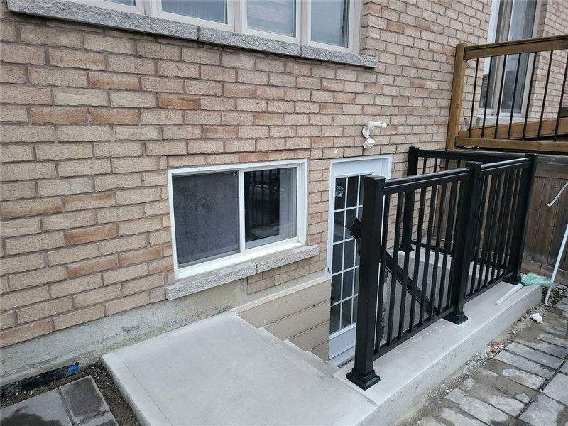 19 Freedom Oaks Tr, Brampton, L6P3L1 | Image 3