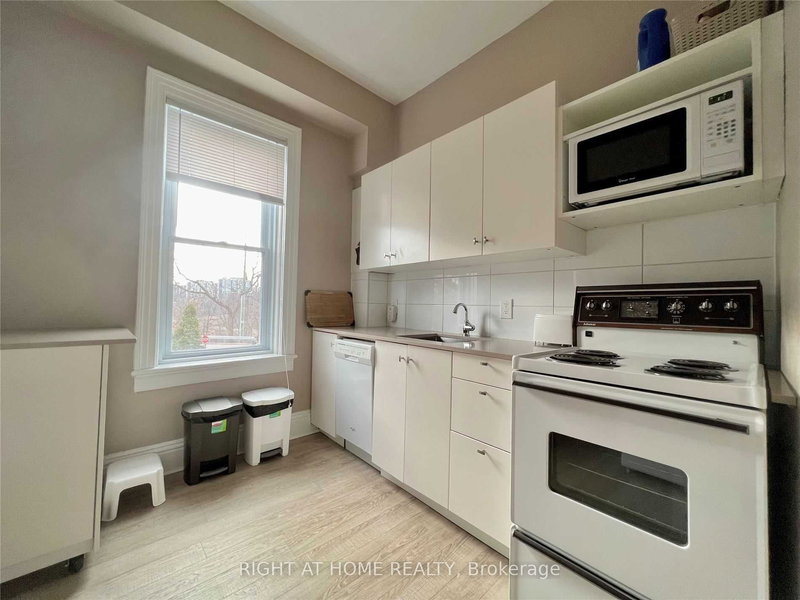 2 - 164 Trafalgar Rd, Oakville, L6J 3G6 | Image 3