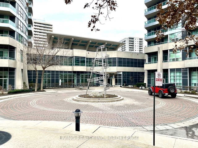909 - 1 Elm Drive