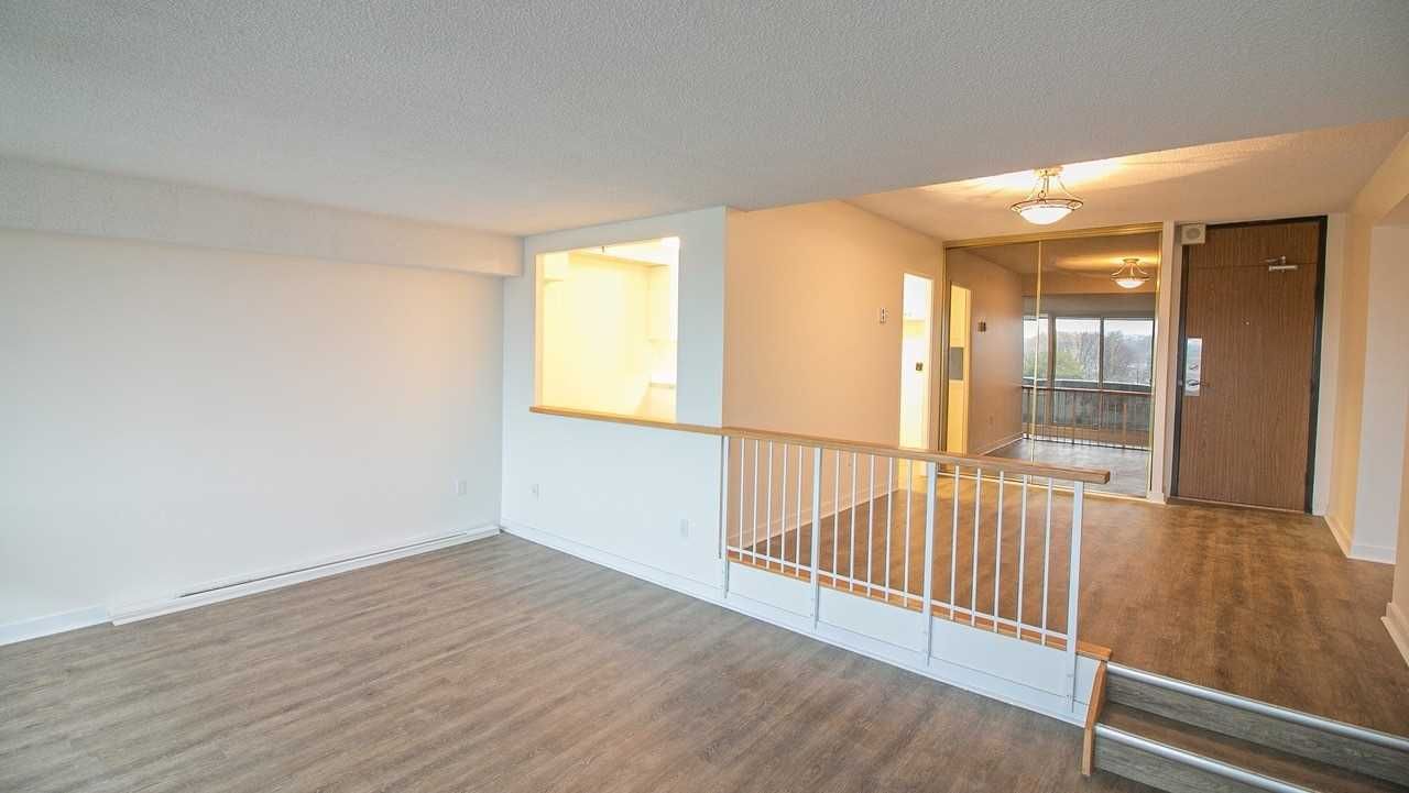 Condo leased at 506-260 Scarlett Road, Toronto, Rockcliffe-Smythe, M6N4X6 - MLS: W5852838