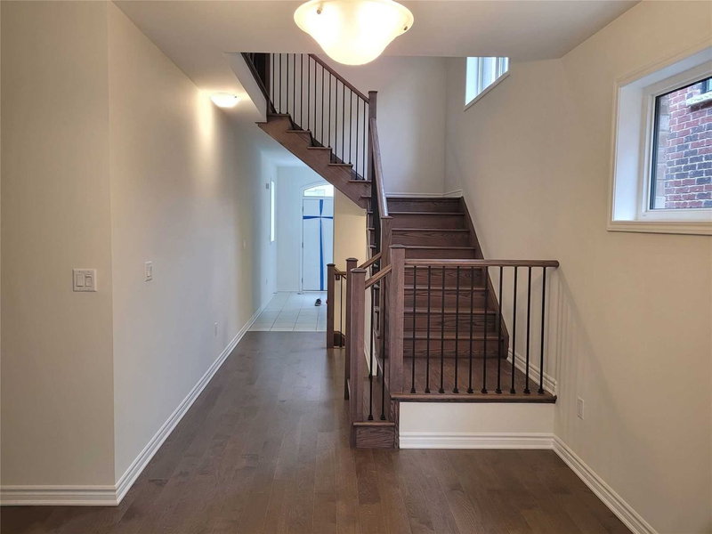 9 Salt Creek Terr, Caledon, L7C 4J2 | Image 2