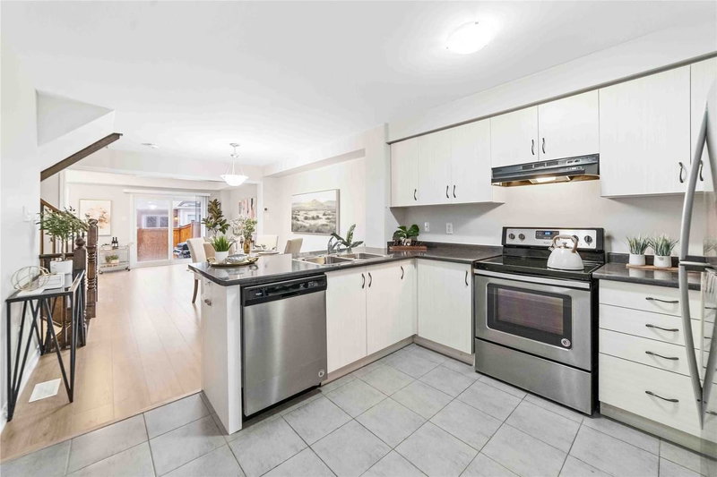 21 Donlamont Circ, Brampton, L7A4T5 | Image 3