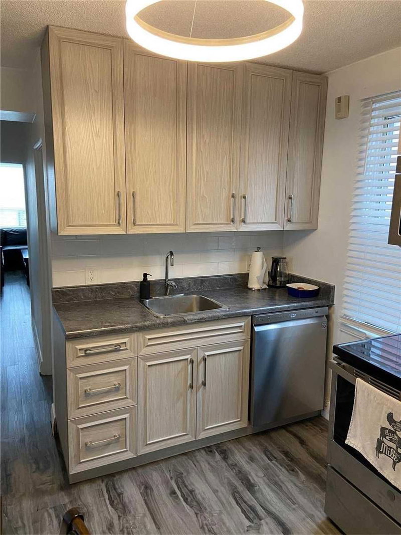 #2 - 929 Lakeshore Rd E, Mississauga, L5E1E3 | Image 3